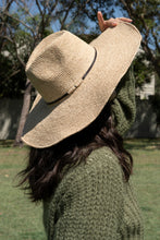 Charger l'image dans la galerie, AZIZ Black Leather Chapeau