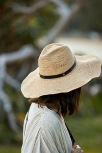 AZIZ cuir Noir Chapeau