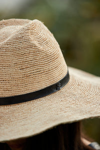 AZIZ cuir Noir Chapeau