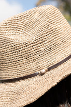Charger l'image dans la galerie, ELYA Black Leather Chapeau