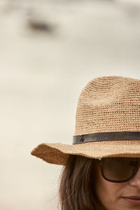 ELYA cuir noir Chapeau